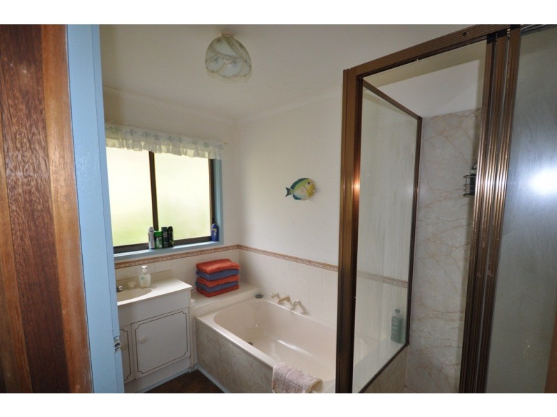 832 Staffordshire Reef Road, Berringa VIC 3351