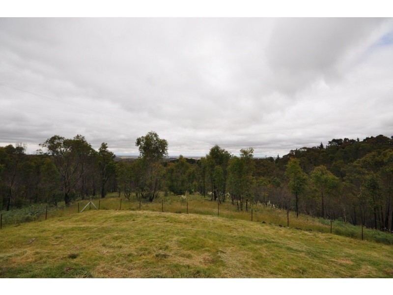 832 Staffordshire Reef Road, Berringa VIC 3351