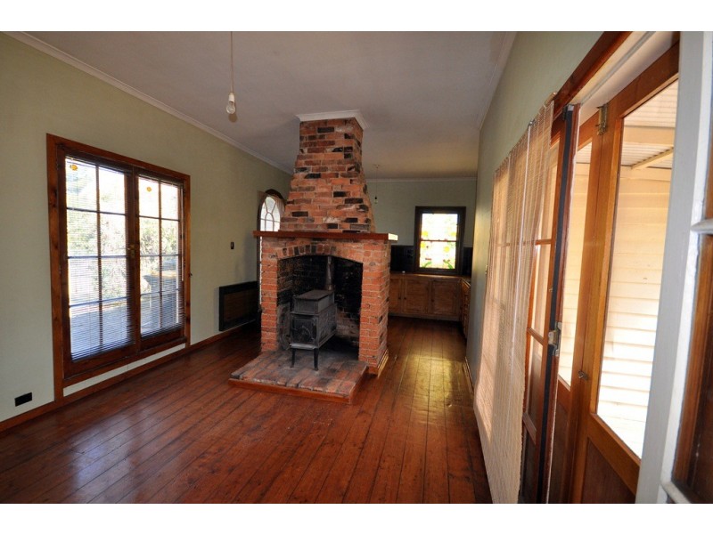 133 High St, Avoca VIC 3467