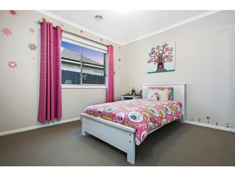 18 Reid Street, Brown Hill VIC 3350