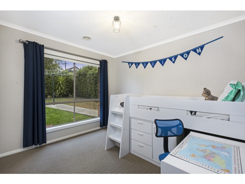 18 Reid Street, Brown Hill VIC 3350