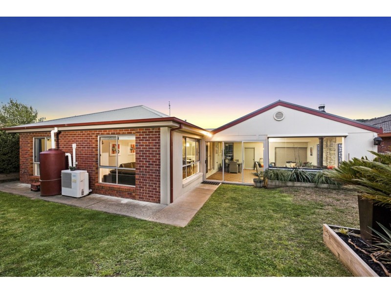 18 Reid Street, Brown Hill VIC 3350