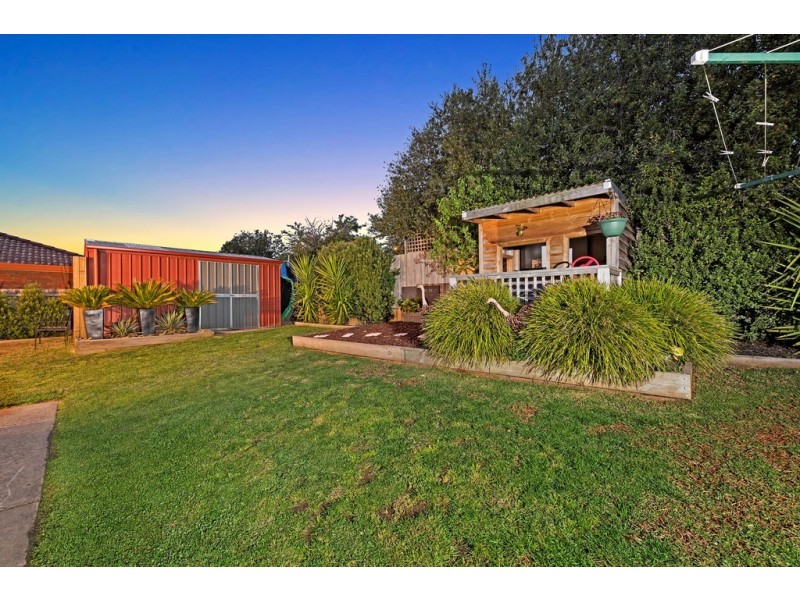 18 Reid Street, Brown Hill VIC 3350