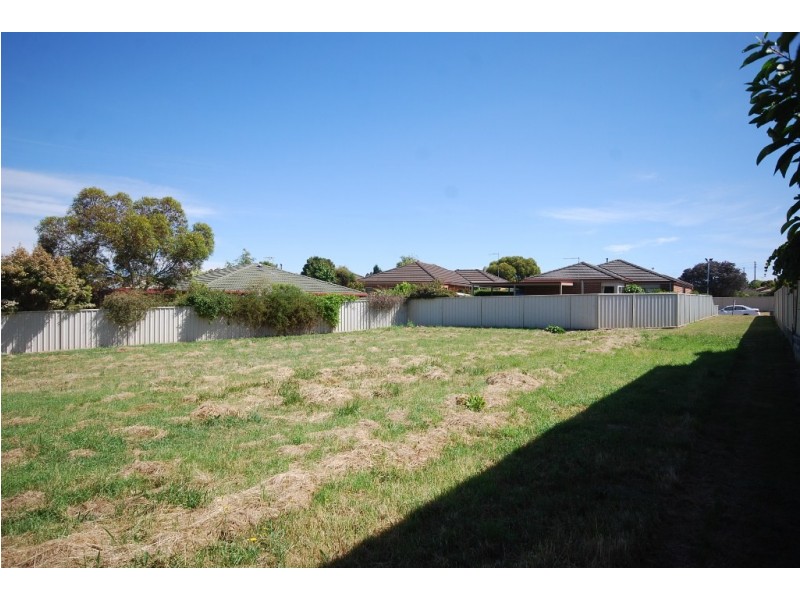 2/14 Golfview Drive, Invermay Park VIC 3350