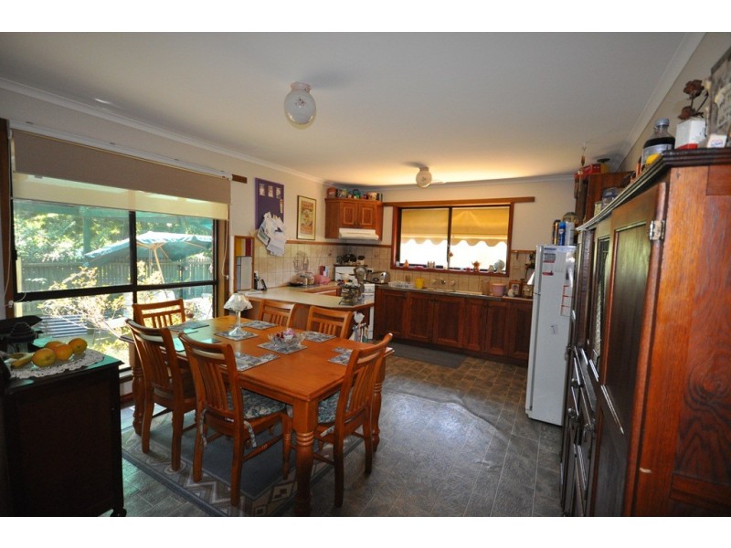 42 Melbourne Road, Creswick VIC 3363