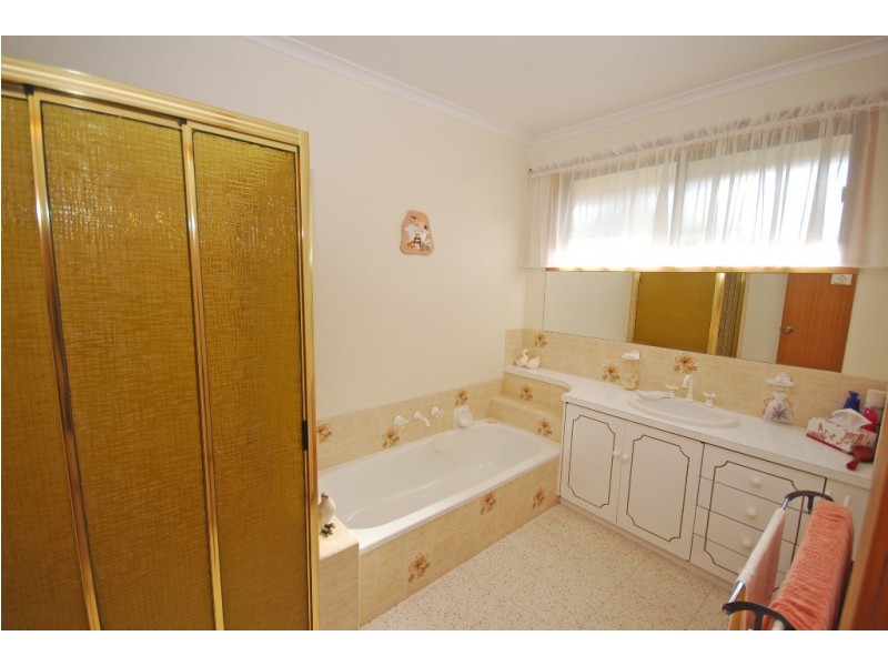 14 Kinnane Court, Ballarat North VIC 3350