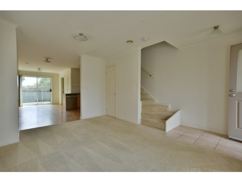 10 Domain Gardens, Sebastopol VIC 3356