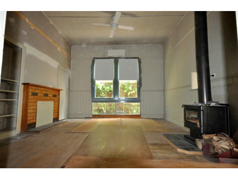 32 Lawrence St, Beaufort VIC 3373