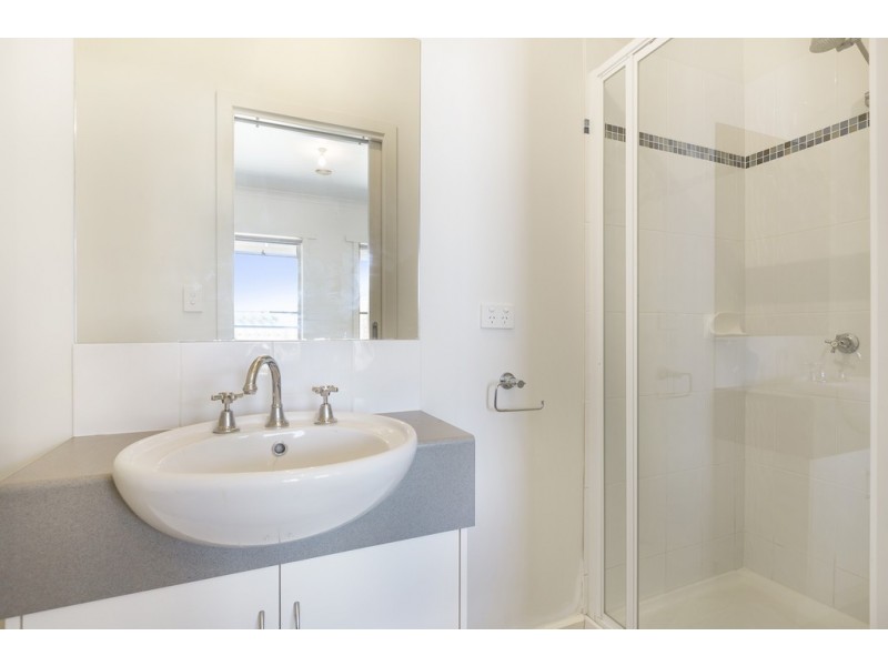 4/740 Geelong Road, Canadian VIC 3350