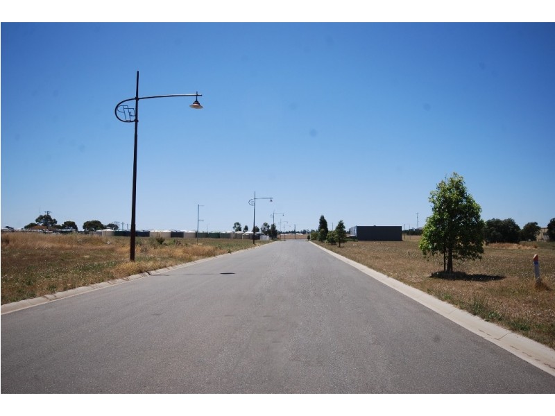 13 Icon Drive, Delacombe VIC 3356