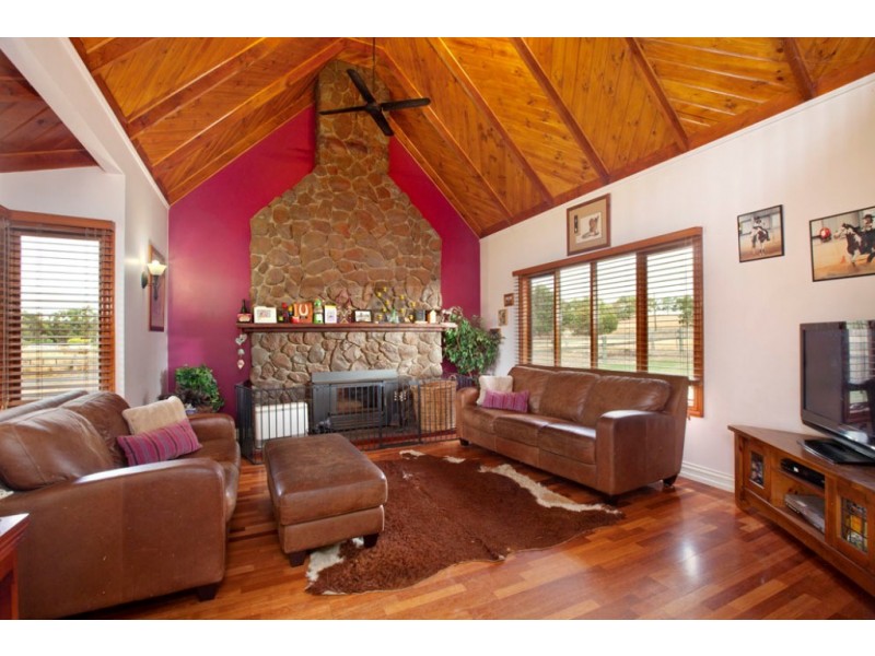 112 Blackmore Road, Sulky VIC 3352