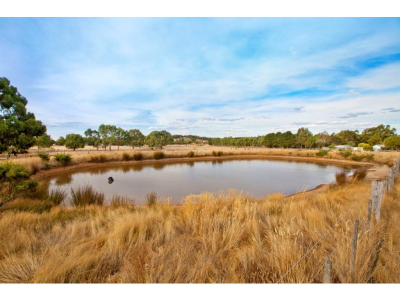 112 Blackmore Road, Sulky VIC 3352