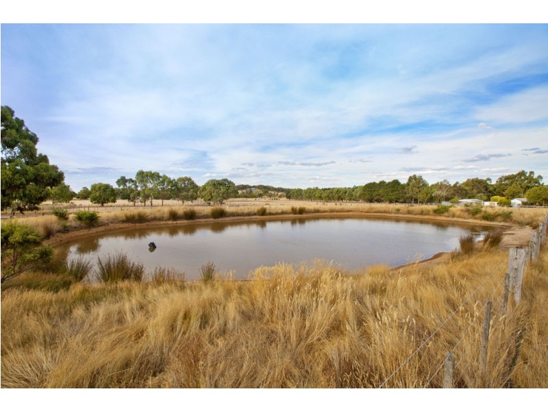 112 Blackmore Rd, Sulky VIC 3352