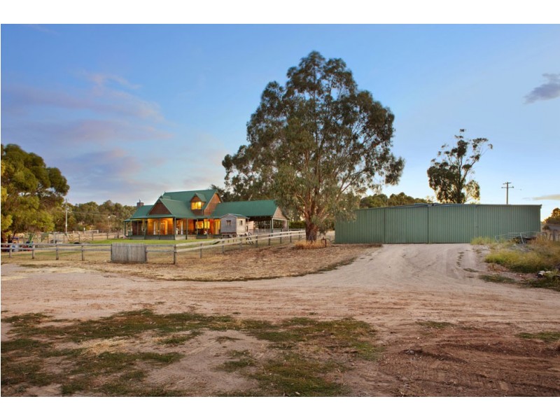 112 Blackmore Rd, Sulky VIC 3352