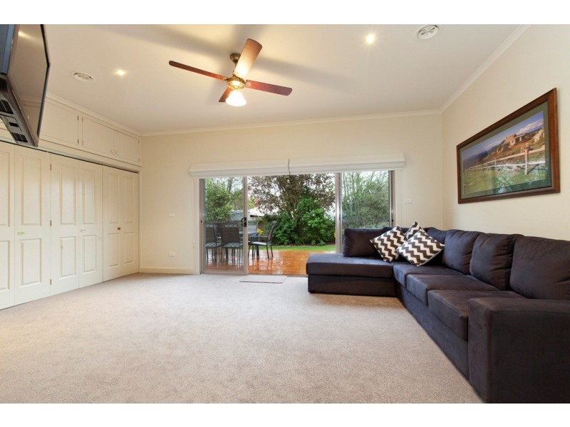 6 Brawn Avenue, Lake Wendouree VIC 3350