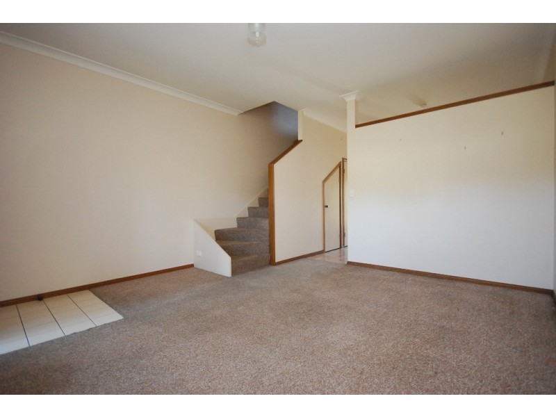 2/4 Lal Lal Street, Golden Point VIC 3350