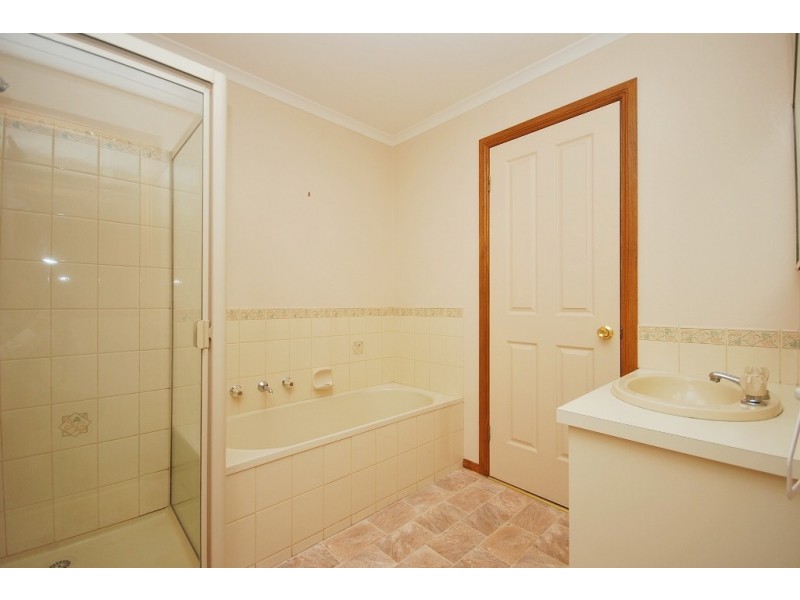 2/4 Lal Lal Street, Golden Point VIC 3350
