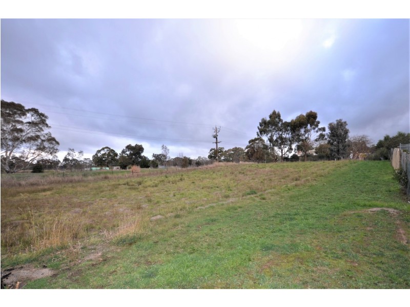 Lot 10 Pyrenees Highway, Amphitheatre VIC 3468