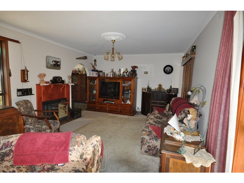 42 Melbourne Rd, Creswick VIC 3363