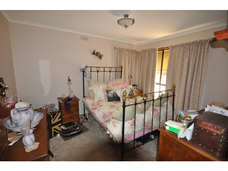 42 Melbourne Rd, Creswick VIC 3363