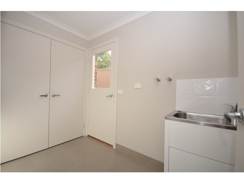 3/8 Gale Street, Canadian VIC 3350