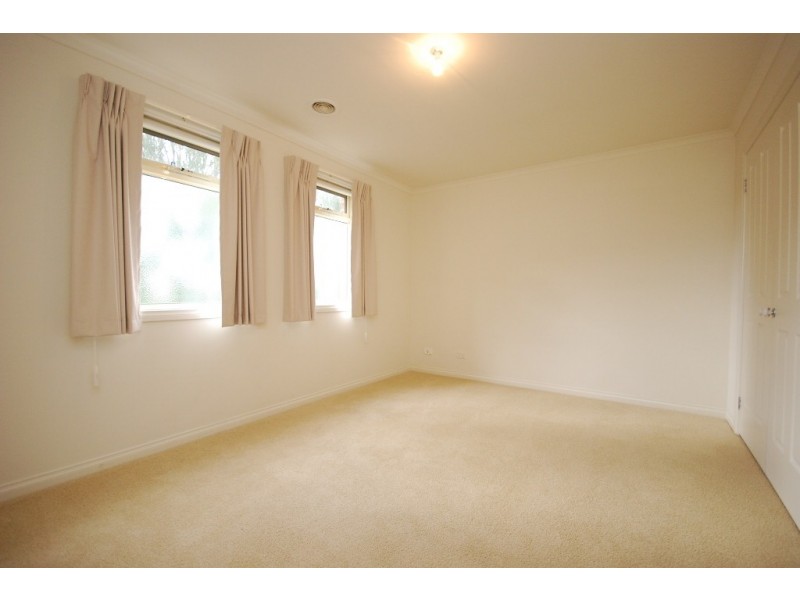 9 Domain Gardens, Sebastopol VIC 3356