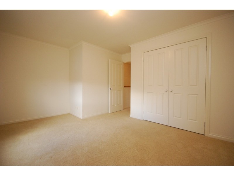 9 Domain Gardens, Sebastopol VIC 3356