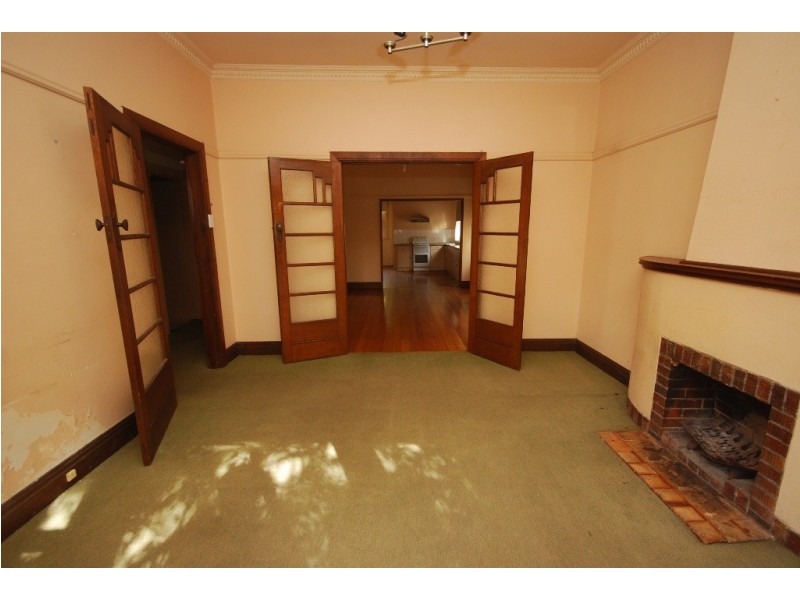 323 Lydiard Street North, Soldiers Hill VIC 3350