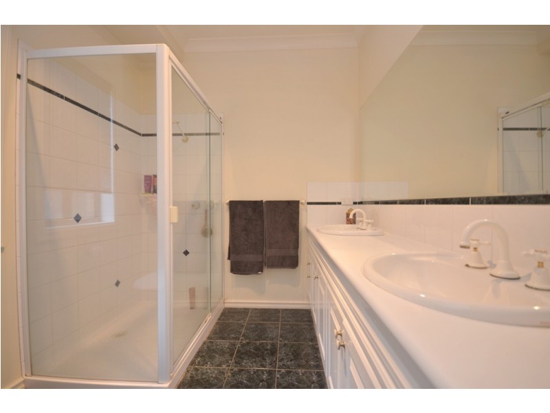 5 Danehill Court, Invermay Park VIC 3350