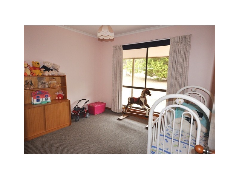135 Lyons Road, Navigators VIC 3352