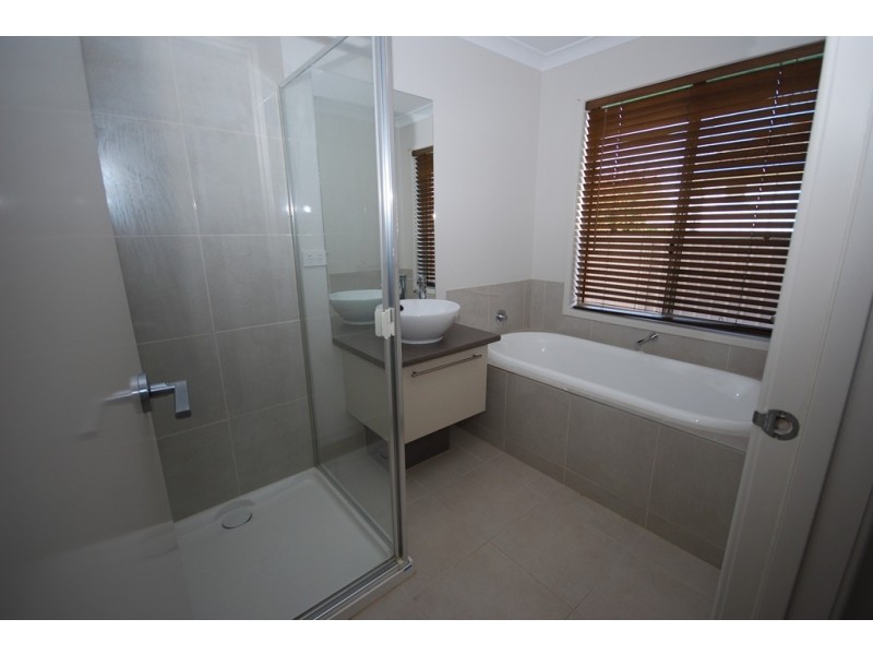 14a Oak Street, Wendouree VIC 3355