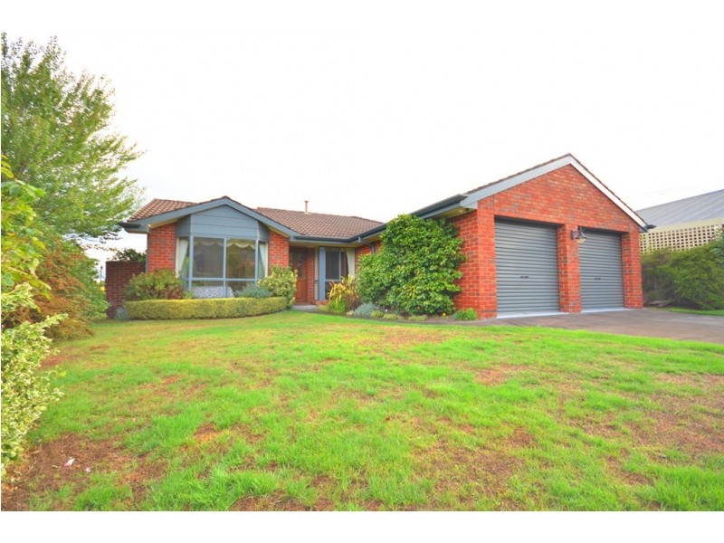 15 Leerama Court, Black Hill VIC 3350