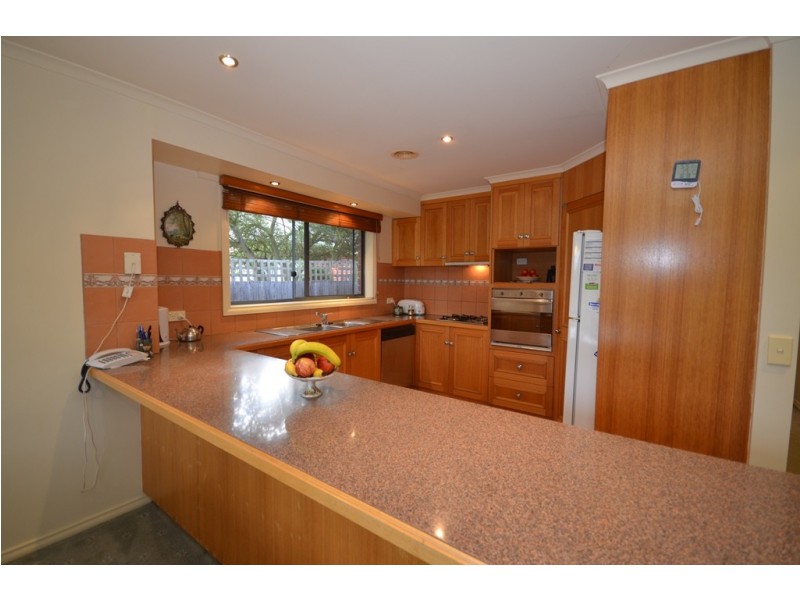 15 Leerama Court, Black Hill VIC 3350