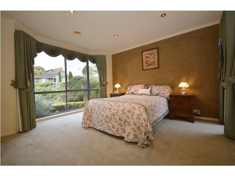 15 Leerama Court, Black Hill VIC 3350