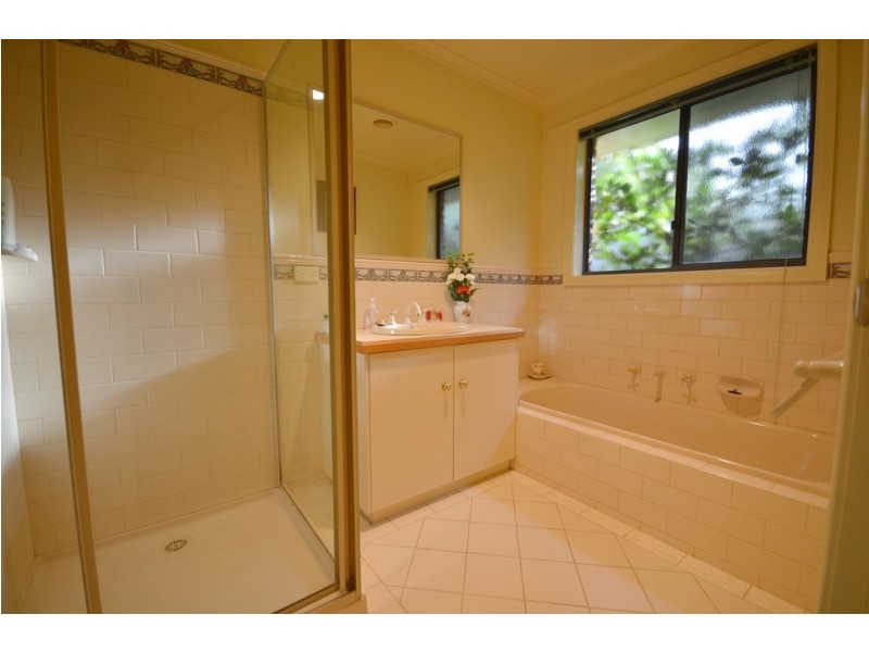 15 Leerama Court, Black Hill VIC 3350