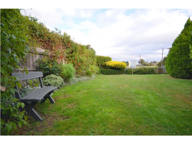 15 Leerama Court, Black Hill VIC 3350