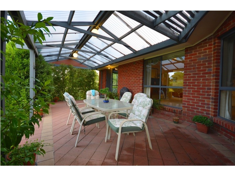 15 Leerama Court, Black Hill VIC 3350