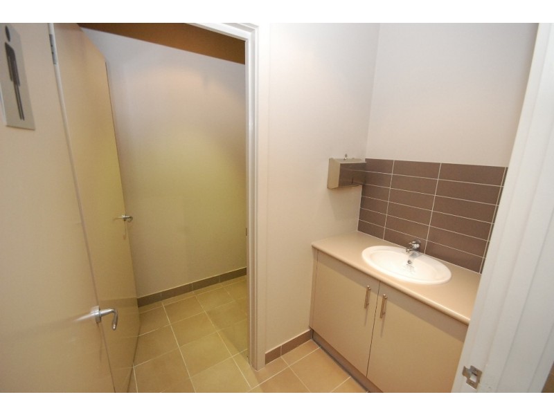 2/5 Caravan St, Wendouree VIC 3355