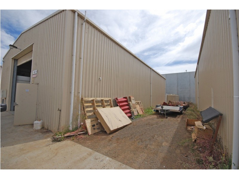 2/3 Grandlee Drive, Wendouree VIC 3355