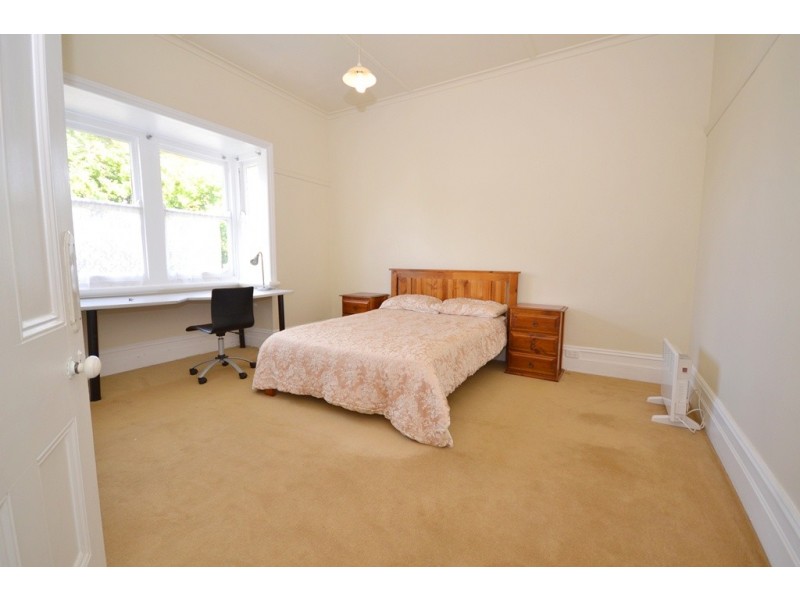 2/14 Clarendon Street, Soldiers Hill VIC 3350