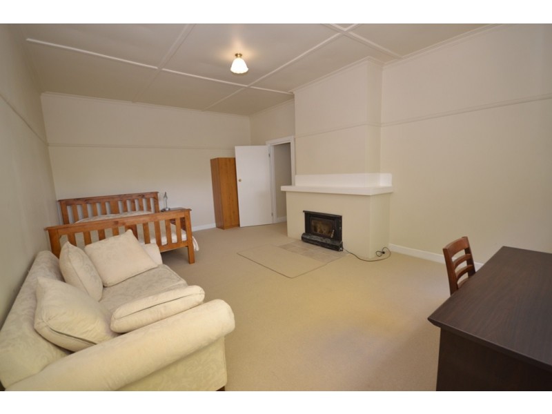 2/14 Clarendon Street, Soldiers Hill VIC 3350