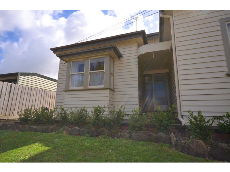 2/14 Clarendon Street, Soldiers Hill VIC 3350