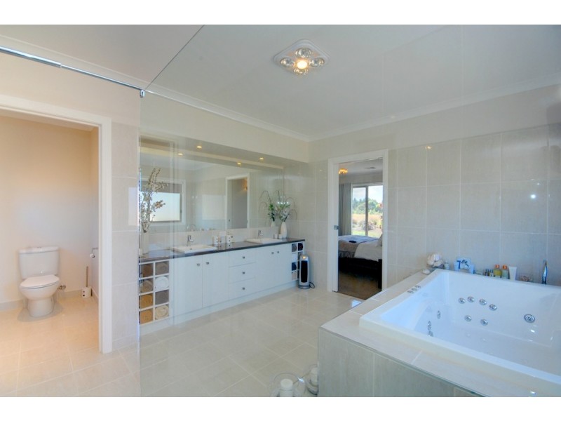 2 Olivemay Court, Bonshaw VIC 3356