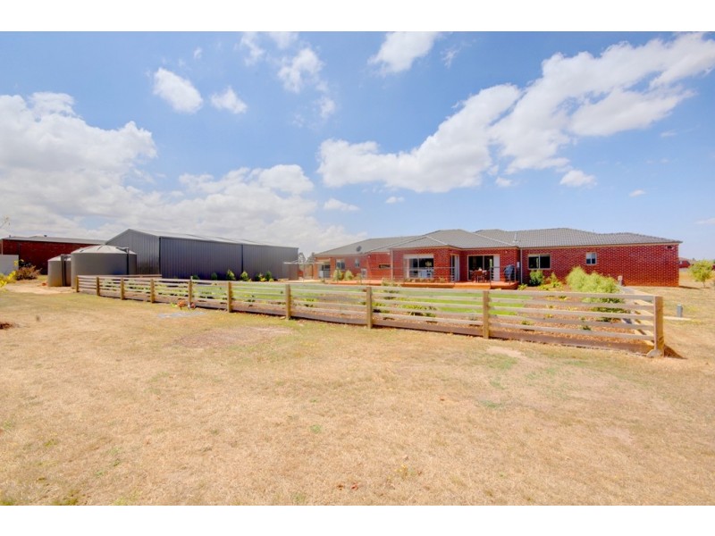 2 Olivemay Court, Bonshaw VIC 3356