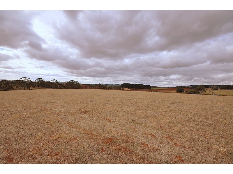 Part CA 5 Dean-Mollongghip Road “The Island”, Dean VIC 3352