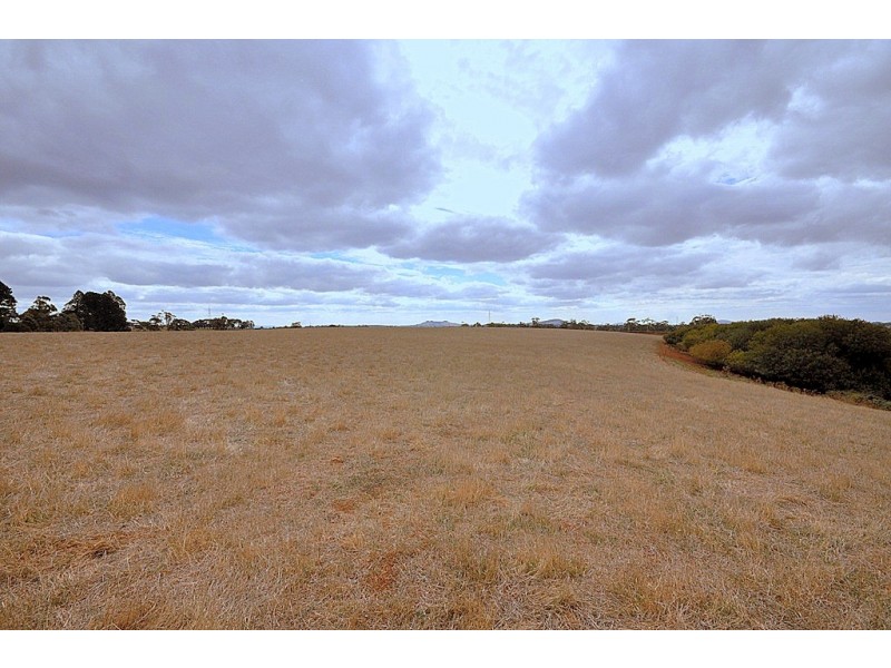 Part CA 5 Dean-Mollongghip Road “The Island”, Dean VIC 3352