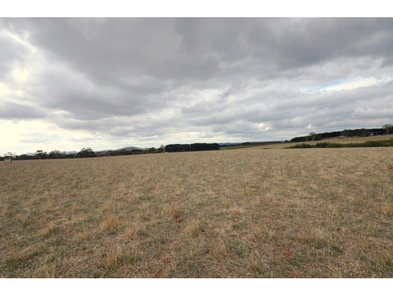 Part CA 5 Dean-Mollongghip Rd “The Island”, Dean VIC 3352