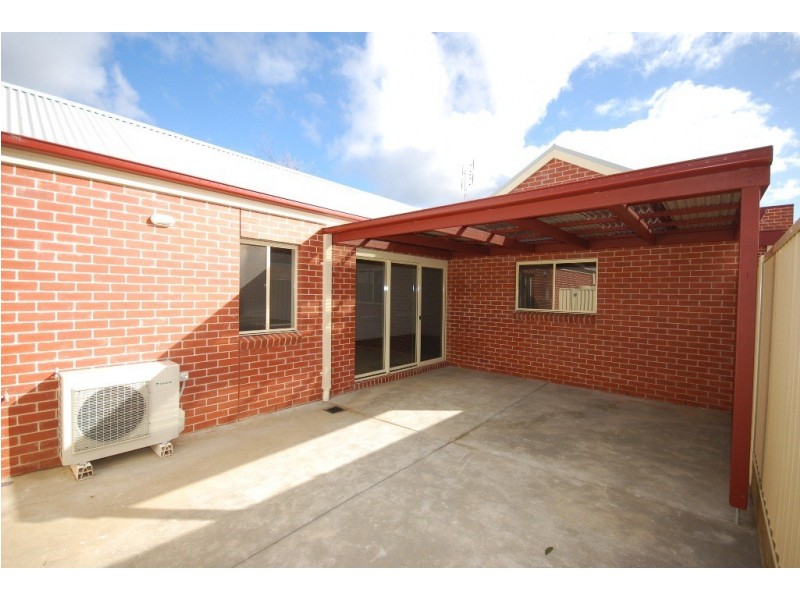 1 and 2/405 Warrenheip Street and 16 Union Street, Buninyong VIC 3357