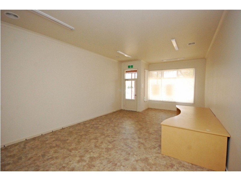 1 and 2/405 Warrenheip Street and 16 Union Street, Buninyong VIC 3357