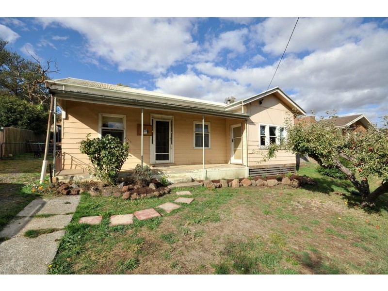 27 Angus Street, Clunes VIC 3370